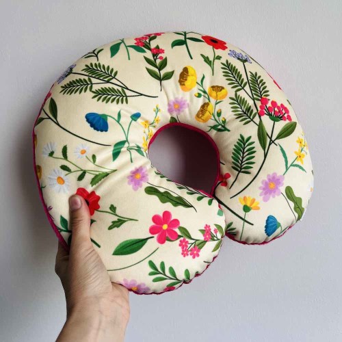 Poduszka rogal Łąka kwietna