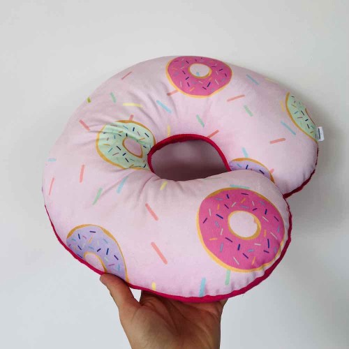 Poduszka podróżna różowe Donuty z fuksją