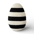 poduszka jajko pisanka czarno-biała boucle paski