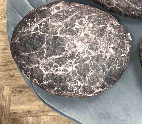 Poduszka kamień ciemny duży Poduszkownia