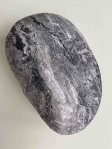 Poduszka Kamień otoczak średni szary